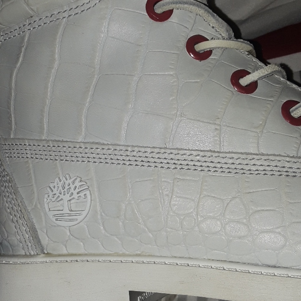 Timberlands - Picture 4 of 4